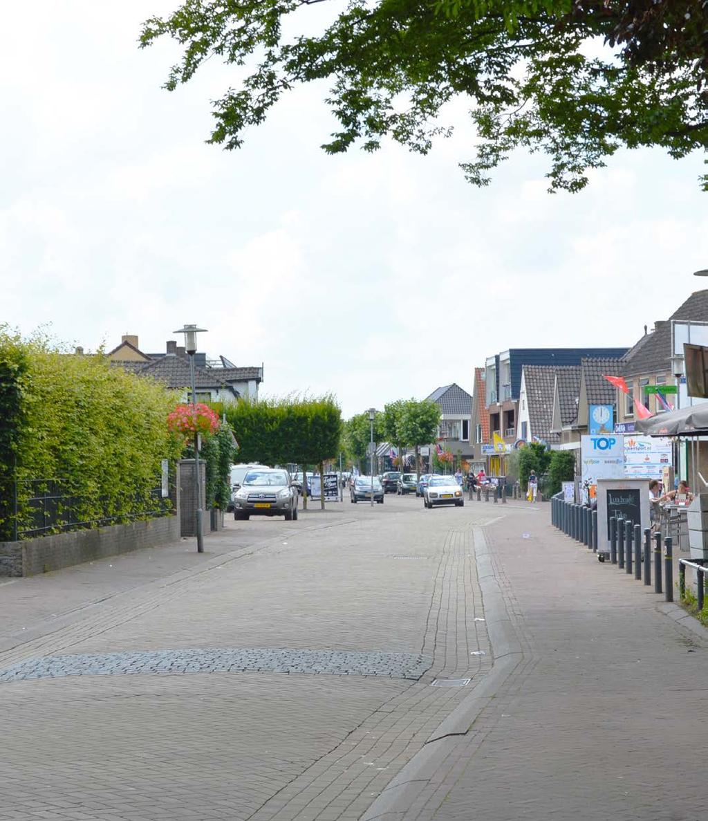 Voorwoord In dit dorpspaspoort laten we zien wat in ruimtelijk opzicht typisch Beneden-Leeuwen is. Waarom zijn we hier in Beneden-Leeuwen en niet in één van de andere acht kernen in de gemeente?