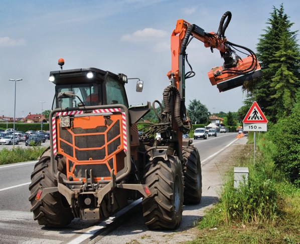 Hydrostatische overbrenging Merlo CVTronic De Merlo continu variabele transmissie maakt gebruik van twee hydrostatische motoren die in staat zijn om twee werkingsmodi aan te nemen: Maximaal koppel