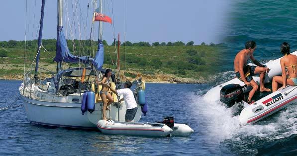 Dankzij het geringe gewicht (D-250 slechts 30 kg) kan de boot probleemloos worden neergelaten en opgehesen.