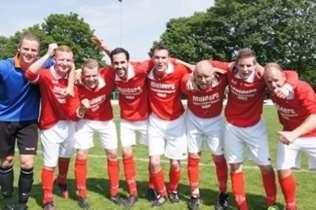 Papenbeek 1 én titelverdediger Oud Wellenaren doorliepen soepel hun poules en ook in de kwart- en halve finales waren ze een maatje te groot voor hun tegenstanders.