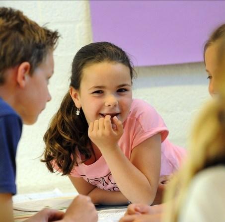 KINDEROPVANG Pedagogisch medewerkers Ienniemieniebende Marleen Absil Mireille Admiraal Mariëlle Kregting Anja Buurman Monique Janssen Petra Lozekoot Margriet van Houwelingen Anke Mom PEUTERSPEELZAAL