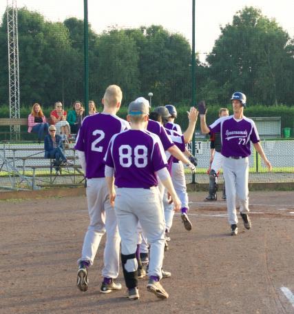 COMPETITIE HEREN 1 Er zijn heel wat homeruns geslagen.