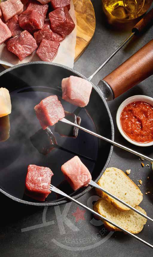 Voor gezellig tafelen 67 - Fondue 10,50/pers 4 soorten vlees: kruidenballetjes, spekrolletjes, varkensfilet, runder- en kipfilet (±300 g eerste keus vlees) 68 - Tepan Yaki 15,90/pers Scampi,