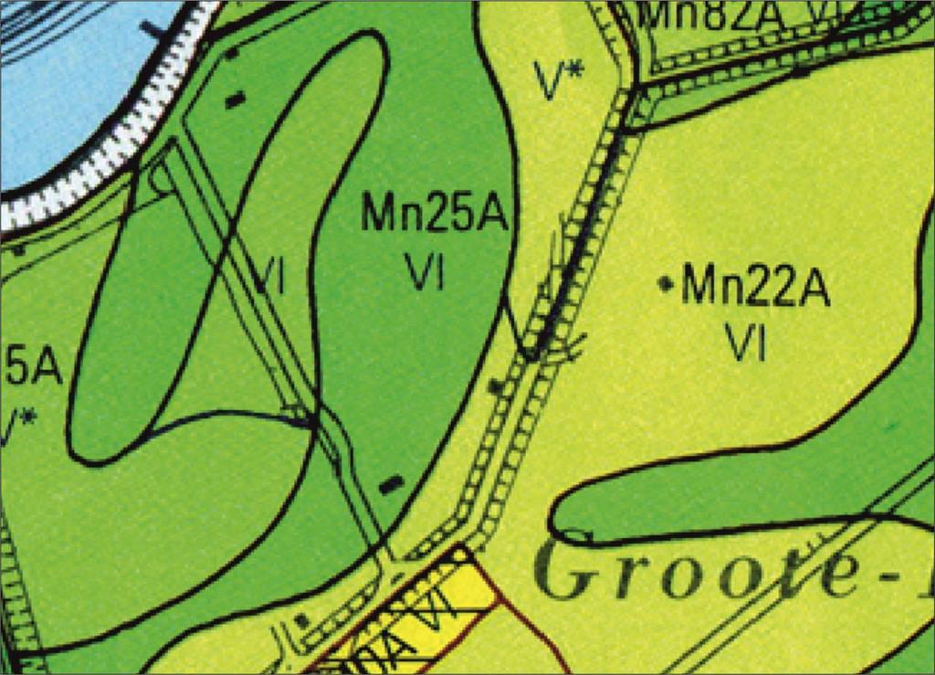 Bodem en grondwaterstand De grondsoort ter plaatse van het erf heeft code Mn25A met grondwatertrap VI.