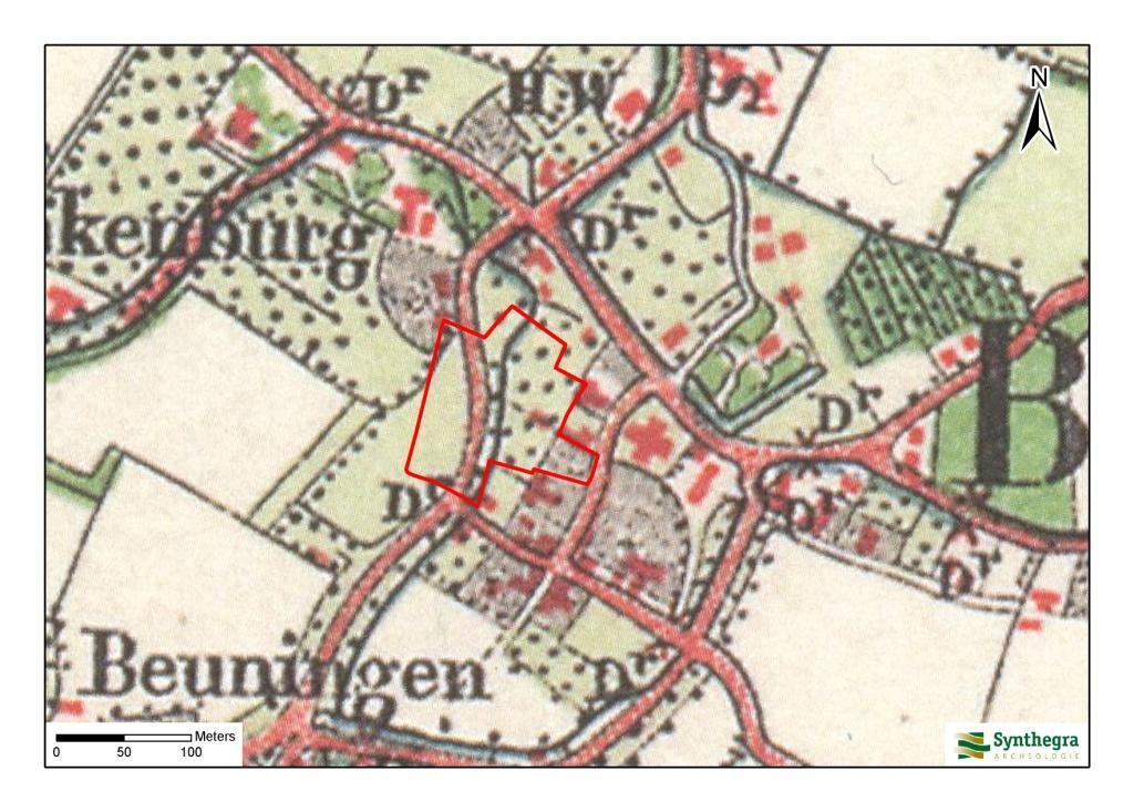 S194 Op de kaart uit 1957 (afbeelding 2.8) wordt duidelijk dat er meerdere gebouwen binnen het plangebied liggen.