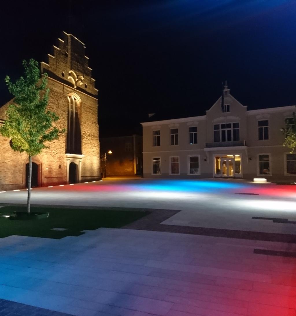 Lichtscenarios Markt Dokkum Lichtbeleving op het plein brengen, van ingetogen tot uitgesproken bij evenementen. positionering pleinverlichting op hoge masten in de hoeken van het plein.