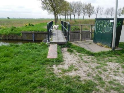 Deze brug is ongeschikt voor rolstoelen en scootmobielen. 12