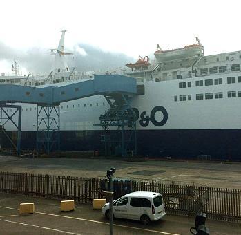 De make-over van het schip en die van zusterschip Pride of York hebben samen net geen tien miljoen euro gekost. Ik moet P&O dankbaar zijn, zei burgemeester Renaat Landuyt (SP.