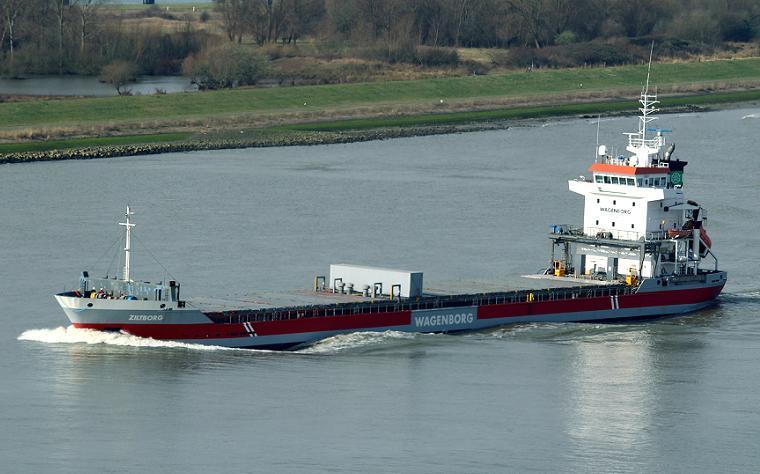 TERN, IMO 8000977 (NB-232), 21-11-2016 van Mukran naar Rotterdam, 17-11-2016 ETA te Rotterdam. 10-12-2016 van Rotterdam naar een ankerplaats bij Scheveningen.