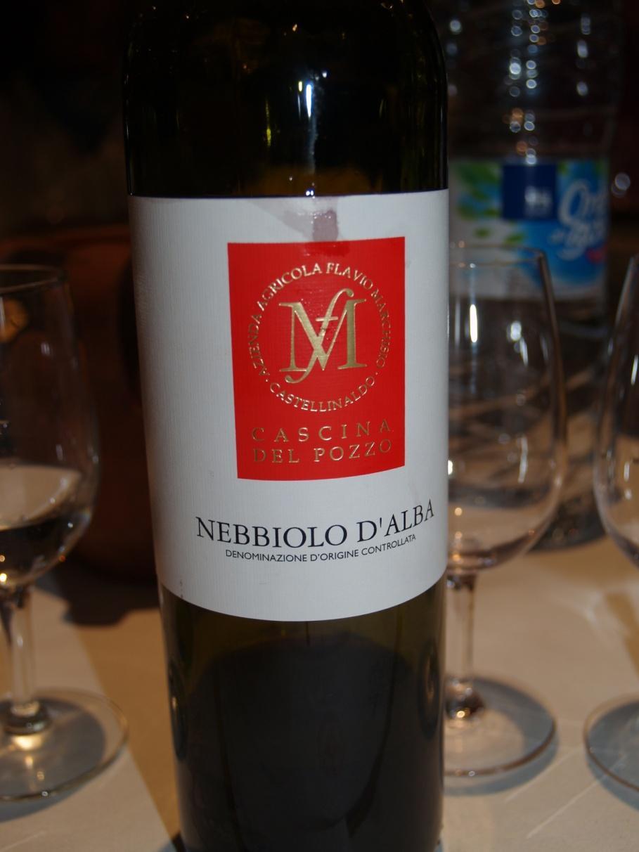 Nebbiolo d Alba, 2009 DOC, 13,5 alc.( 7,5) 5 Wijnstokken van gemiddeld 30 jaar oud.