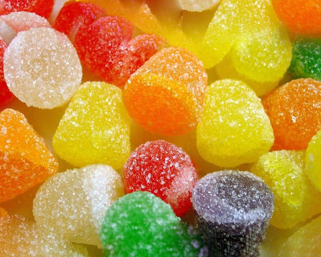 De gustibus et coloribus disputandum est R/ Gelatine 70 g Water 140 g Suiker 225 g Sorbitol 22,5 g