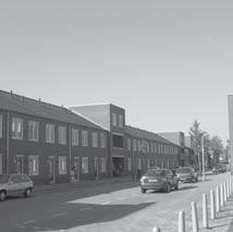 In de jaren zeventig heeft in Rivierenwijk, in het kader van de stadsvernieuwing, een gedeeltelijke renovatie en een gedeeltelijke sanering van de bebouwing ten oosten van de Rijnlaan plaatsgevonden.