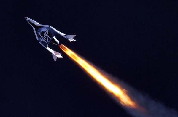 Na ongeveer 45 minuten werd de SpaceShipTwo losgelaten en enkele seconden later ontbrandde de raketmotor gedurende 16 seconden.