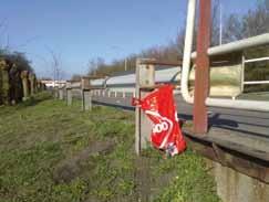 .. En na zo n etmaal rust langs de snelweg alles weer netjes opruimen voor de volgende keer. Zorgvuldig je kostbare spullen uithangen en na het drogen opbergen in de auto en wegwezen.