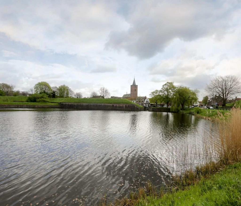 Huizerstraatweg 115 A is net buiten Naarden-Vesting gelegen. Op de Huizerstraatweg woon je in een mooie, groene, rustige omgeving met prettige voorzieningen dichtbij.