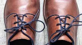 Vooronderzoek Deel 1 Onderzoek hoeveel echt verschillende manieren er zijn om een veter in een schoen met 2 rijtjes van 3 gaatjes te rijgen.