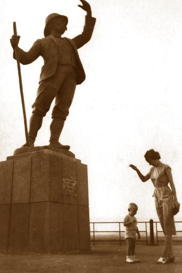 We voorzien een onthaal door de Congoleese regering en onze Belgische Ambassade. We krijgen rondleiding en genieten van de historische en emotionele momenten.