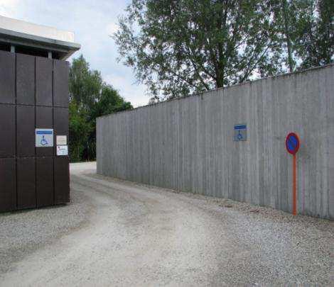 Hoog-Kortrijk, Ambassadeur Baertlaan Er is een parking voorzien voor mindervaliden op 20 meter van de toegang tot de graven: Net voor de