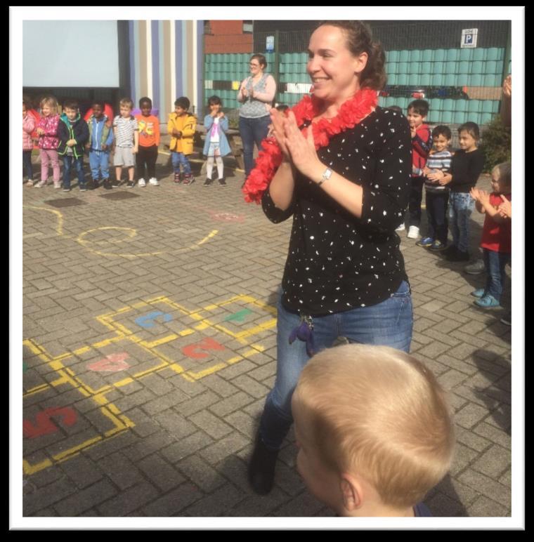 DAG VAN DE KINDERVERZORGSTER Op 12 oktober was het de Dag van de kinderverzorgster.