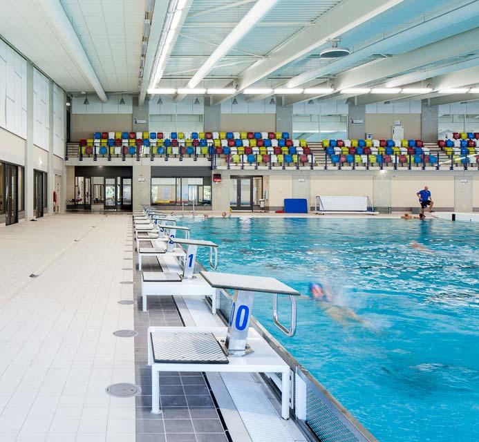 Programma zwembad Onderdelen basis C accommodatie 1. Gebruiksrooster Bassintype en temp. 2. Hoofdbassin en diepte Baanzwemmen 8 banen Waterpolo regionaal Diepte: 2 meter 3.