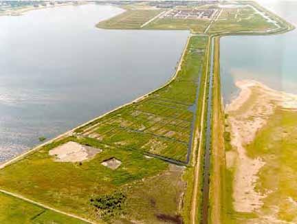 Luchtfoto paai- en opgroeigebied Snoek, links de Binnenschelde en rechts het Markiezaatsmeer. Tabel: Streekplan, WHP-functies en reconstructiedoelen langs de Binnenschelde in lengte-% van de oever.