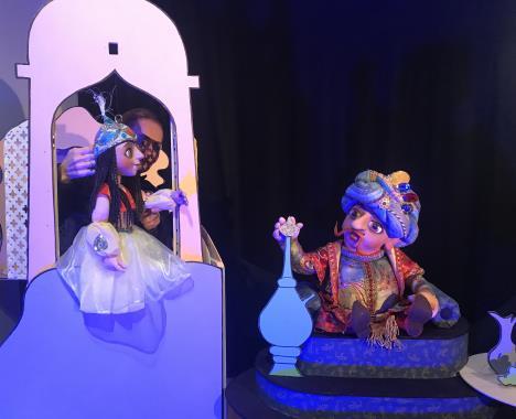 Lesbrief Aladdin Poppentheater Koekla Deze lesbrief is speciaal gemaakt bij de voorstelling Aladdin van Poppentheater Koekla en is bedoeld voor kinderen van groep 1, 2, 3 en 4.