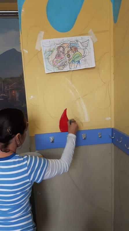De Nicaraguaanse muurschilderes arriveerde zondag 15 oktober 2017 en werd door haar Venlose hospita en vrijwilligster van het Wereldpaviljoen, Ineke Driessen, rondgeleid in het Wereldpaviljoen.
