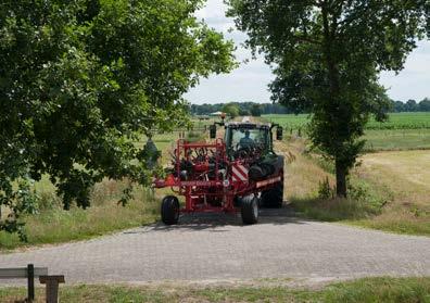 In het Zuid-Limburgse heuvelland zijn sinds 1900 door de komst van het prikkeldraad en schaalvergrotingen heel veel knip- en scheerheggen verdwenen.