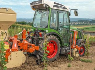 Middenaanbouw Met de uitlaat verticaal en de aanbouwplaten tussen voor- en achteras hebt u optimale mogelijkheden voor de