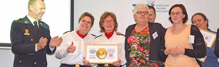 Brandweer Gouden rookmelder Op 4 april 2016 heeft Brandweer Drenthe de Gouden Rookmelder gewonnen voor de workshop Veilig langer thuis wonen.
