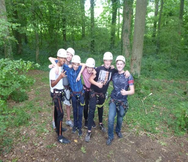 Werkweek Ardennen De leerlingen van het 3e leerjaar zijn weer heelhuids teruggekomen van een week Ardennen.