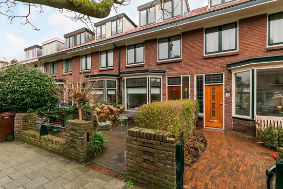 Soort woning Bouwtype Status : Eengezinswoning : Bestaande bouw : Te koop Bouwjaar : 1932 Ligging : Woonwijk, Professorenwijk Woonopp. : 110 m² Perceelopp.