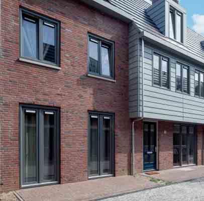 Kunststof kozĳnen Schüco 3 Nieuwbouw met een authentiek karakter Renovatie van jaren 70 woning Uitgebalanceerd design Sterk design herkent u aan het tĳdloze ontwerp en de doordachte