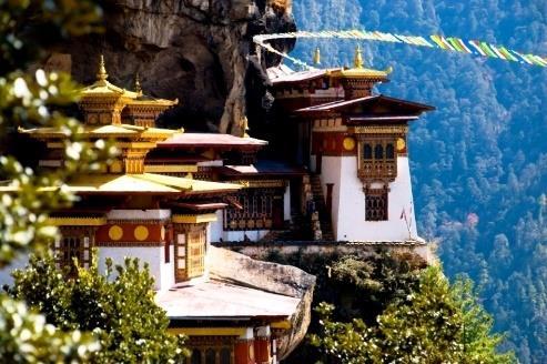 Eén van de hoogtepunten van de reis is het kleurrijke kloosterfestival in Jakar, in het spirituele hart van Bhutan!