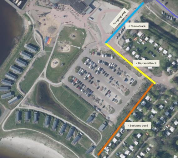 Figuur 11. Indicatie ligging deel toegangsweg (blauw), langs weg (geel) en deel op de camping (oranje) Kering langs de toegangsweg en weg op camping (toegangsweg en hm 00.725-00.