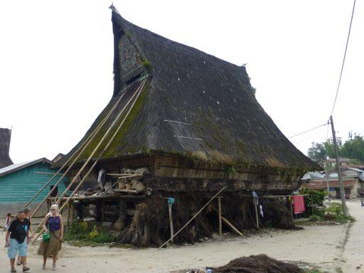 De Batakkers leven in kleine woongemeenschappen
