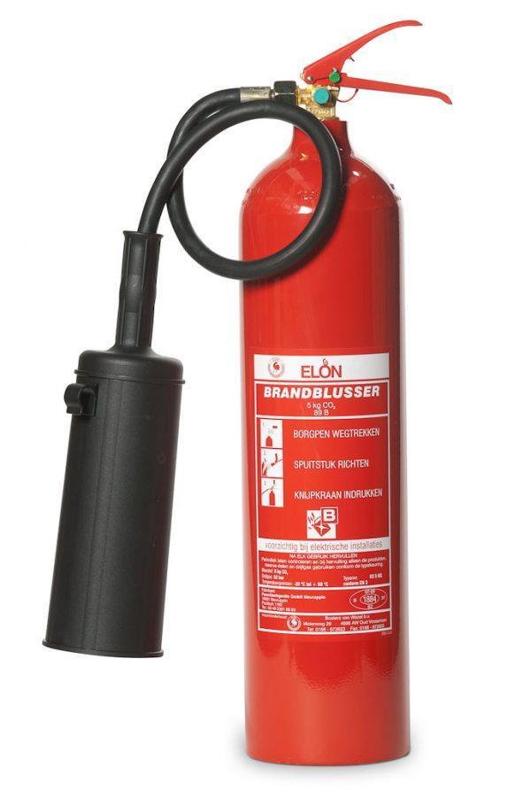 Brandblusser CO2 5 kg CO2 brandblussers worden gebruikt voor brandende vloeistoffen en branden in elektrische toepassingen.