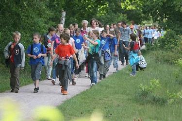 Avondvierdaagse 2019 Wij zijn samen De Brug Wanneer wordt de Avondvierdaagse gehouden? Helaas moet de organisatie in IJsselstein u dit antwoord (nog even) schuldig blijven.