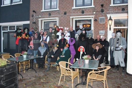 Spooktocht in Eastermar Vrijdag 27 en zaterdag 28 oktober zal er opnieuw een grote spooktocht in Eastermar worden georganiseerd.