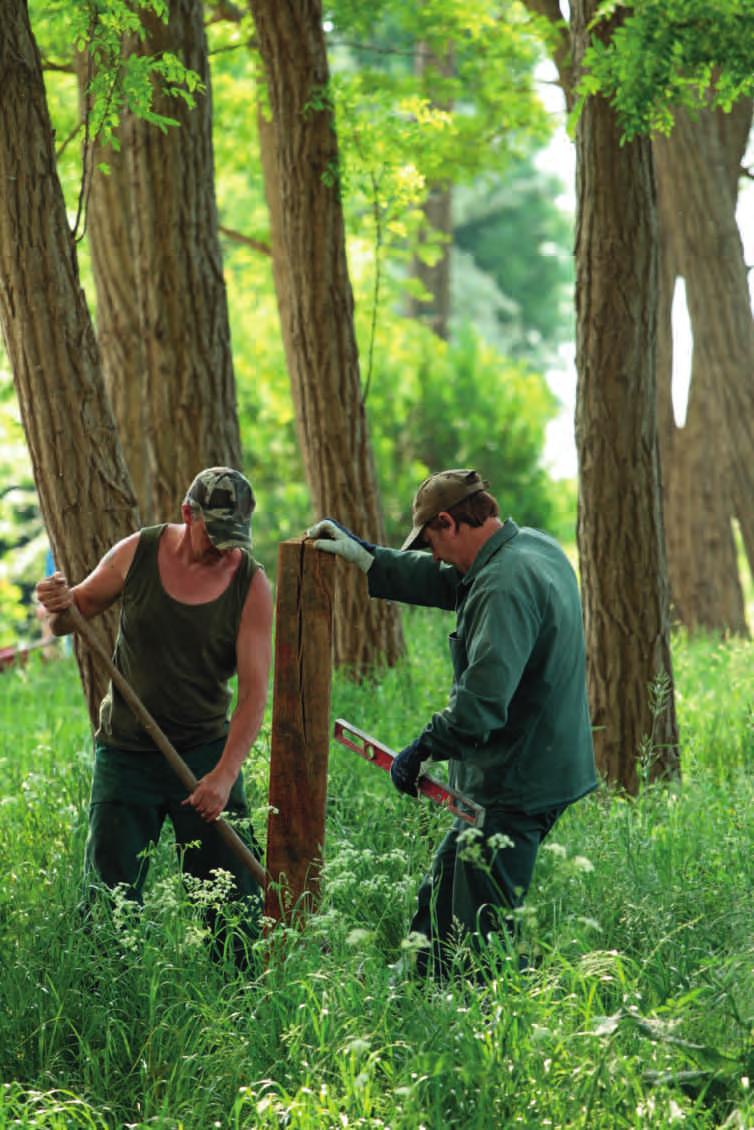 PARKRANGERS De Regionale Landschappen zetten in Limburg 36 arbeiders (via sociale economiebedrijven) in om het landschap te onderhouden.