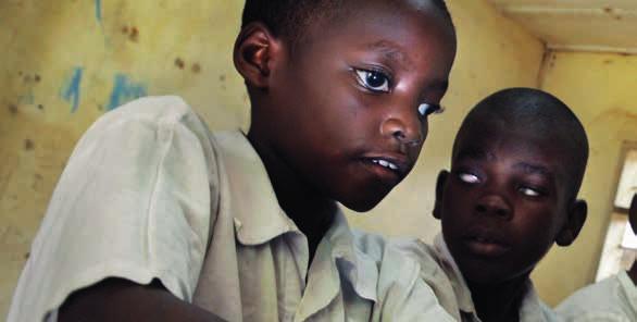 INTERVENTIES: ONDERWIJS EDUCATIE VOOR KINDEREN MET EEN VISUELE BEPERKING In de armste landen heeft naar schatting slechts tien procent van de kinderen met een beperking toegang tot onderwijs.