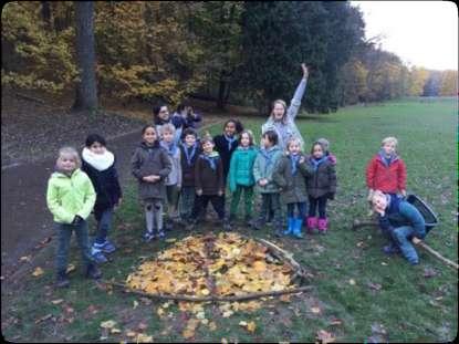 Zorg ervoor dat je allemaal je das aanhebt, zodat we kunnen laten zien dat Reynaert- Beatrijs de tofste scouts is!