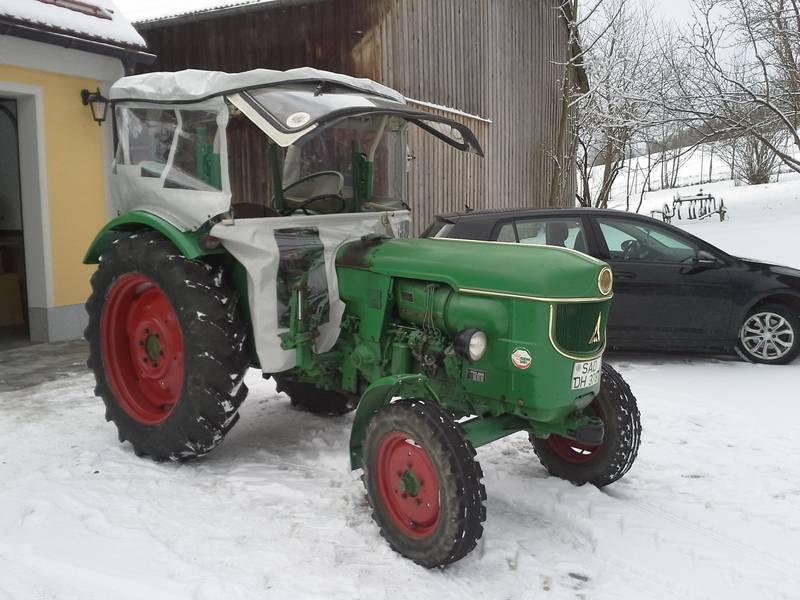 Op de D2505 na zijn alle tractors voorzien van een dubbele koppeling met een doordraaiende aftakas (NF).