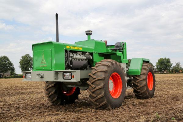 Deutz D-16006 Overname, Al vanaf 1961 bezit KHD 25% van de aandelen van de Fahr onderneming uit het