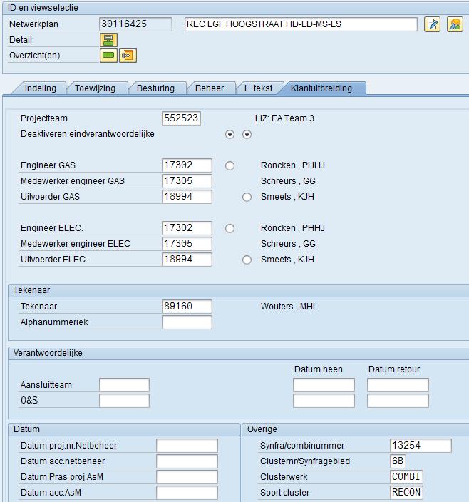 Klantuitbreiding vullen Voor het vullen van de Klantuitbreiding selecteert men in de Project Builder het