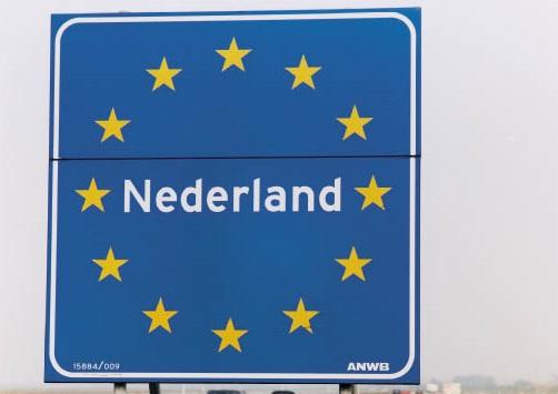 HET WETBOEK VAN STRAFRECHT Toelichting territorialiteitsbeginsel artikel 2 Dit wetsartikel zegt dat de Nederlandse strafwet in Nederland geldt. Daarmee wordt het Nederlandse grondgebied bedoeld.