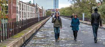 Hofpleinlijn De Hofpleinlijn, het langste monument van Nederland, loopt met zijn 2 km door diverse wijken.