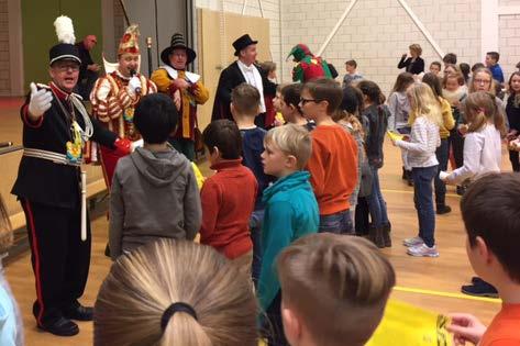 Kinderen vanaf vier jaar zijn leergerechtigd en mogen dan naar school. Vanaf hun vijfde verjaardag zijn ze leerplichtig, ze moeten dan naar school.