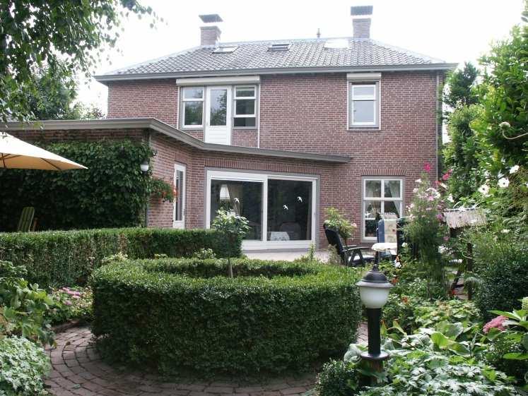 naar de