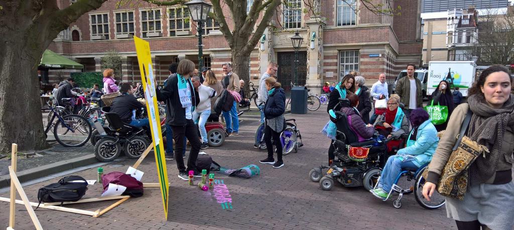 In zijn boek Intuïtie schrijft Malcolm Gladwell: "Eerste indrukken komen tot stand door ervaringen uit het verleden en de omgeving.